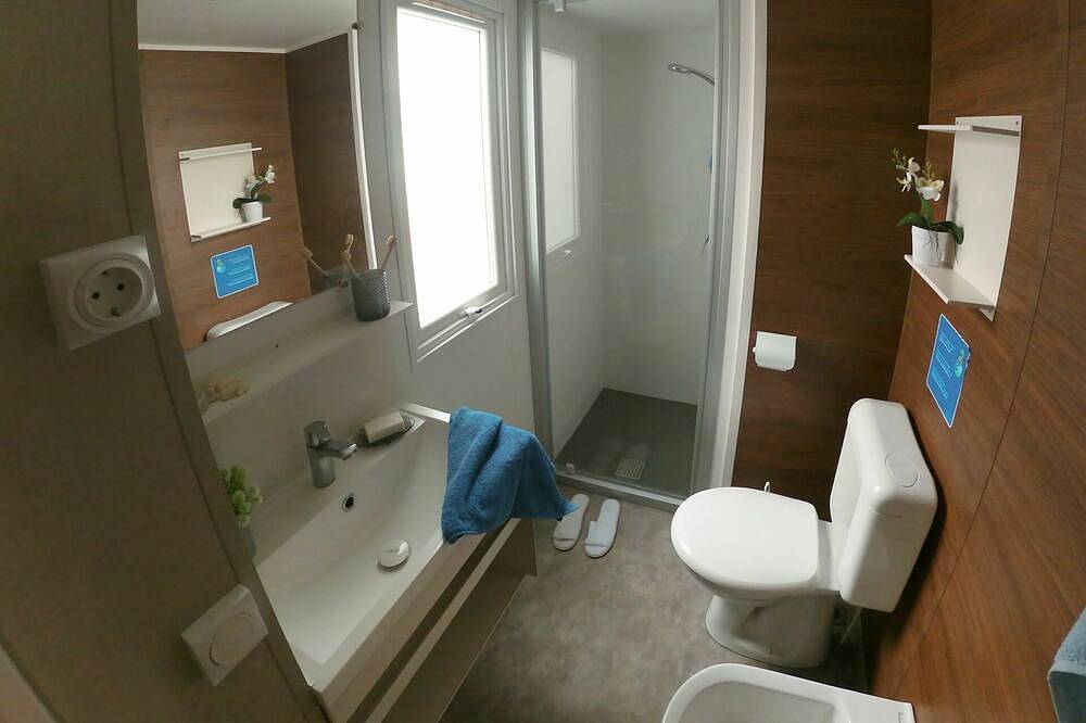 Lovely apartment in villa for 5 guests with A/C, pool, Wifi and terrace in Marina di Bibbona, Bibbona