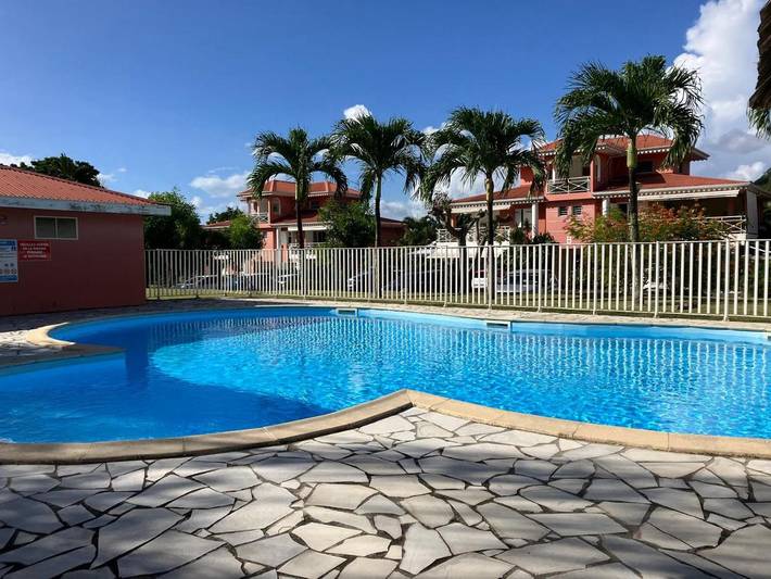 Appartement de vacances pour 5 personnes, avec piscine et jardin