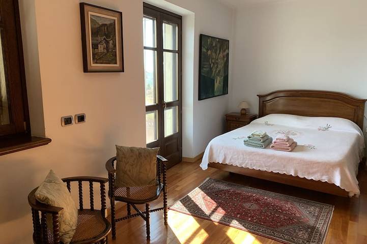 La casa della Maestra Bice in Monticello d'Alba, Langhe
