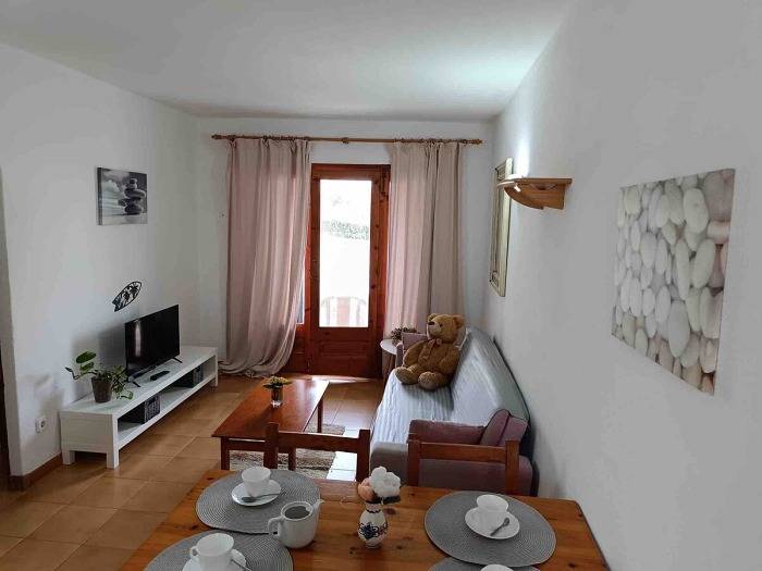 Apartamento vacacional entero, Apartamento · Arenal d'en Castell · 2 dormitorios · 3 camas · 1 baño in Arenal d'en Castell, Es Mercadal