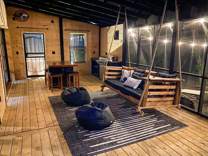 Log cabin for 6 people, with hot tub and yard in Cosby (TN)