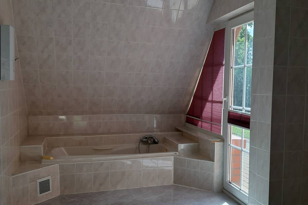 Ferienhaus in idyllischer Dorfrandlage für bis zu 8 Gäste + 2 Kinder in Gülzow-Prüzen, Mecklenburgische Seenplatte