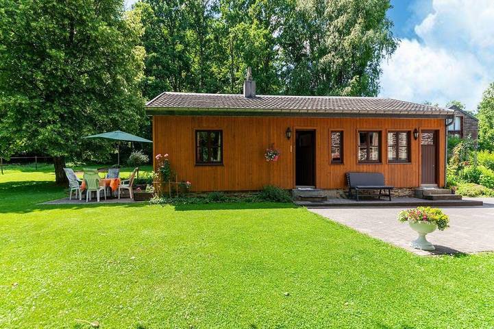 Gîte pour 5 personnes, avec piscine ainsi que terrasse et jardin dans Grand Halleux