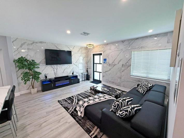 Villa pour 11 personnes, avec piscine et jardin ainsi que bassin pour enfant et vue, animaux acceptés à Miami