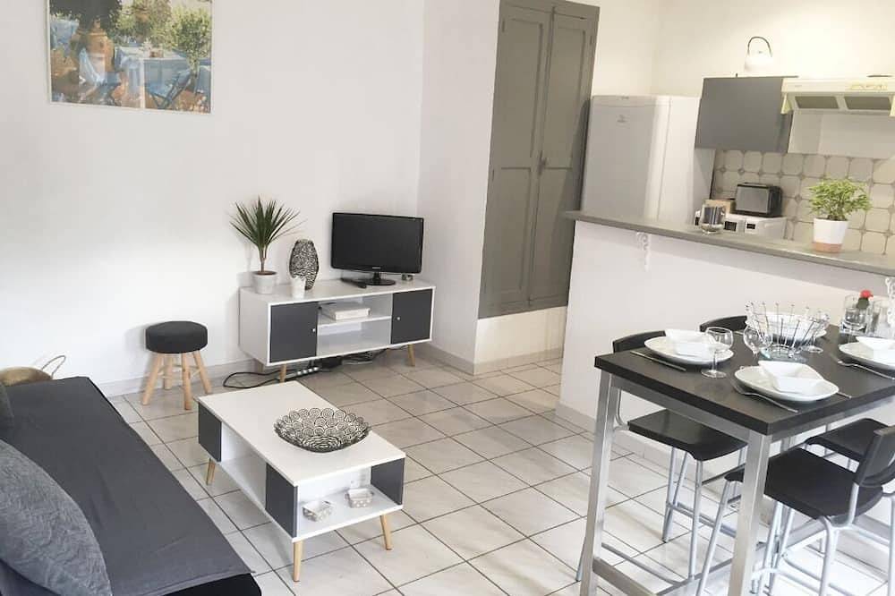 Appartement entier, T2 independant + terrasse; Vedene, pres d Avignon in Vedène, Vaucluse