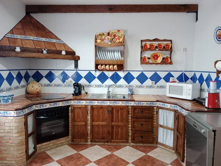 Casa rural para 6 personas, con Balcón/Terraza además de Jardín y Vistas en Aldeaquemada - 2