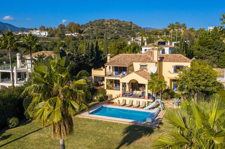 Finca für 8 Personen, mit Balkon und Terrasse sowie Garten und Pool in Marbella
