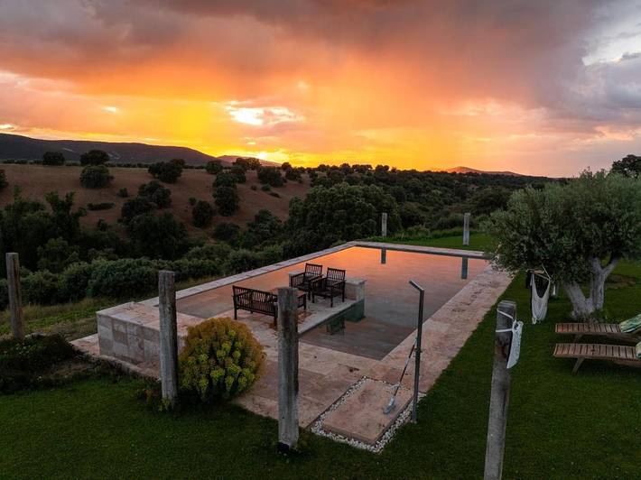 Casa rural para 2 personas, con Jacuzzi y Terraza además de Jardín y Piscina en Montes de Toledo
