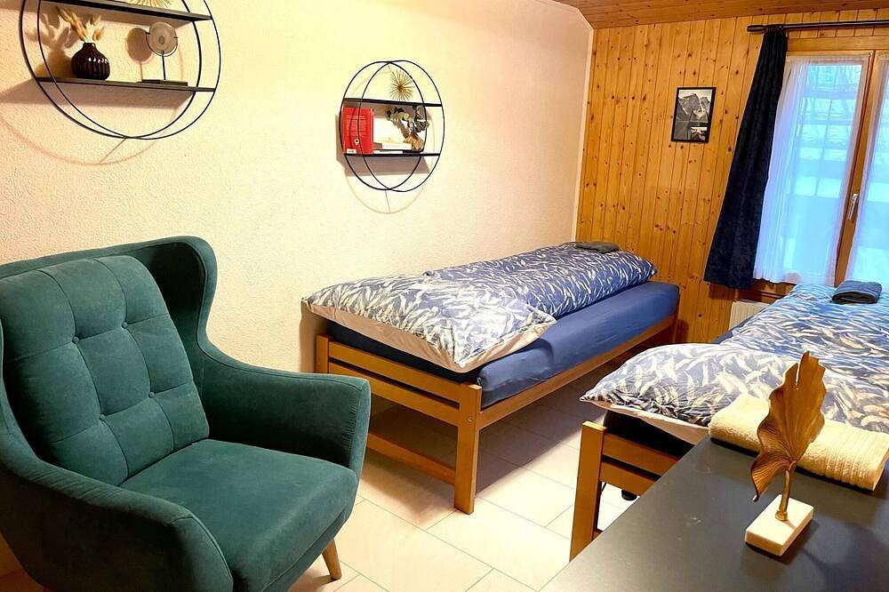 Ganze Wohnung, Schöne Ferienwohnung mit Seeblick in Hilterfingen, Thunersee