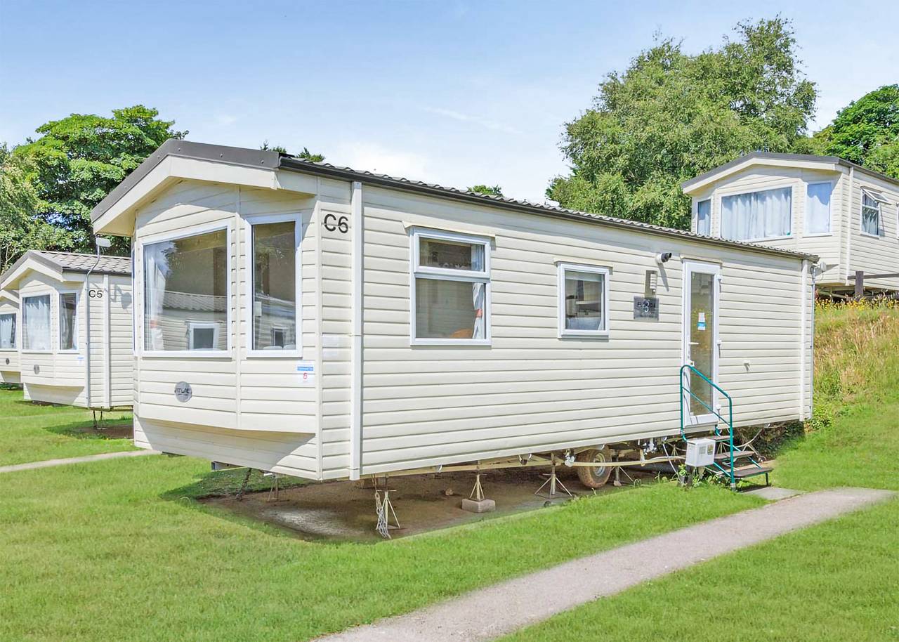 Bronze 3 Caravan, slps 8, parking in Camber Sands, Camber