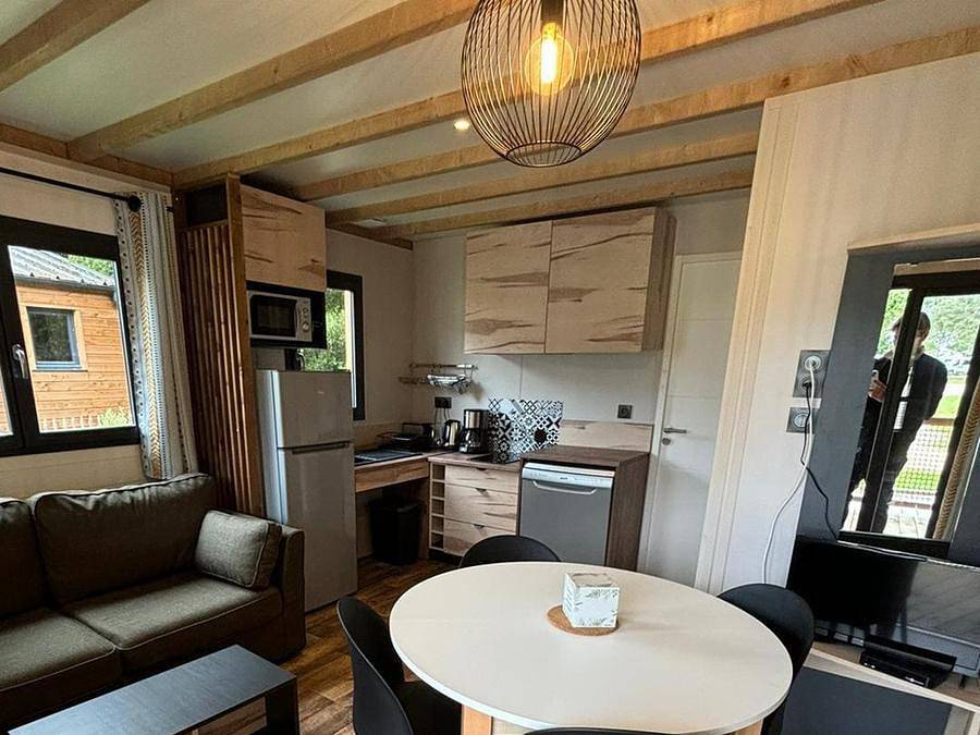 Camping Domaine de Sainte Montaine - Chalet 4 personnes - Origan Pmr - 26.5 m² - 2 chambres in Sainte-Montaine, Sologne