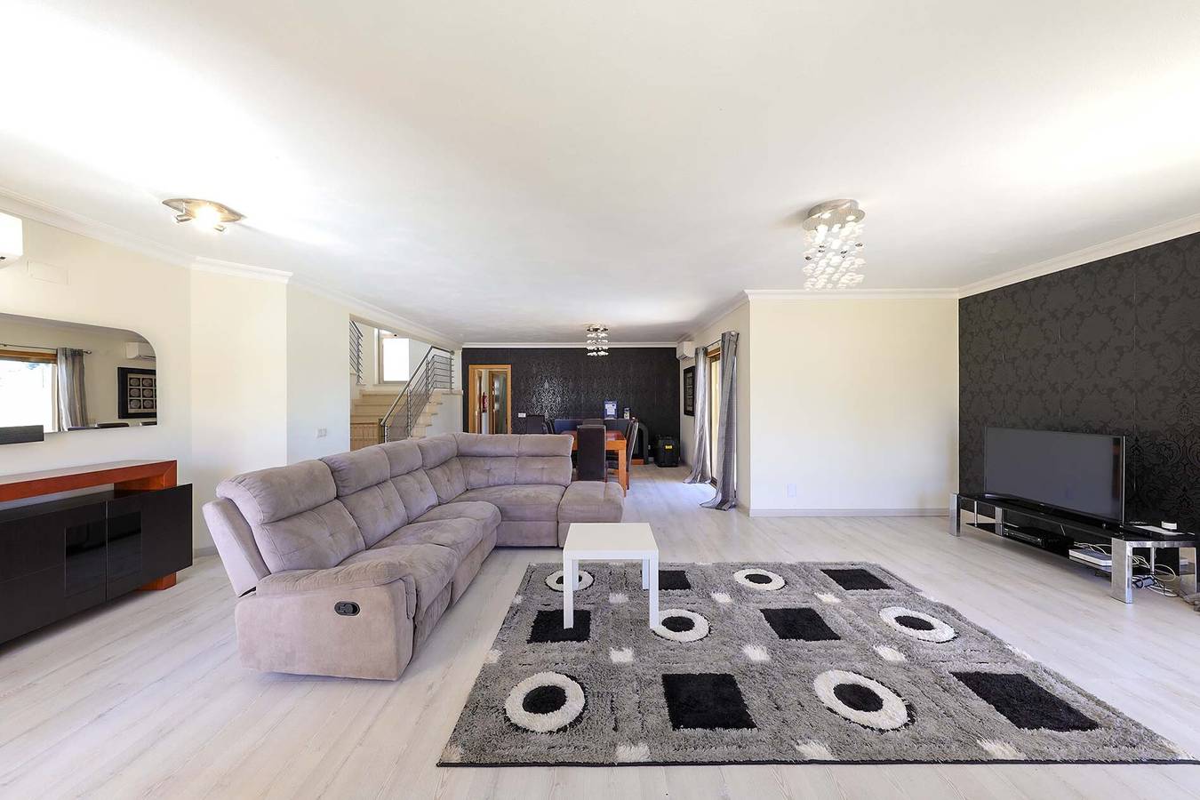 V4 com Piscina Privativa em Localização Tranquila in Guia, Distrito de Faro