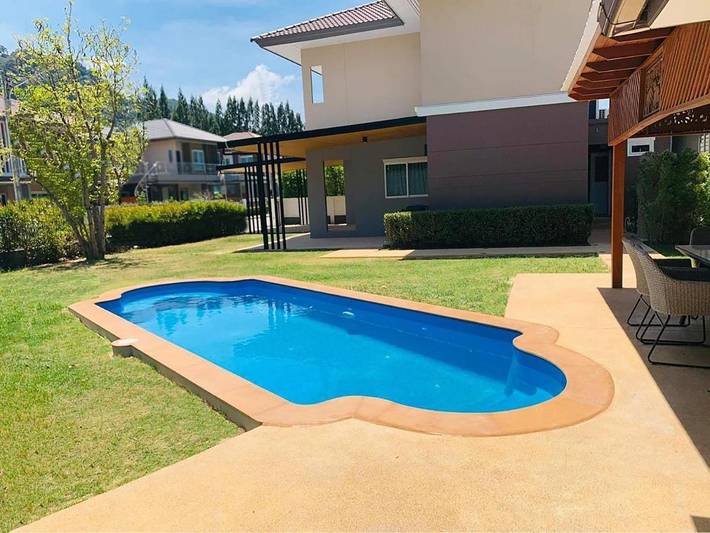 Chalet para 5 personas, con piscina y piscina para niños además de vistas y jardín - 1