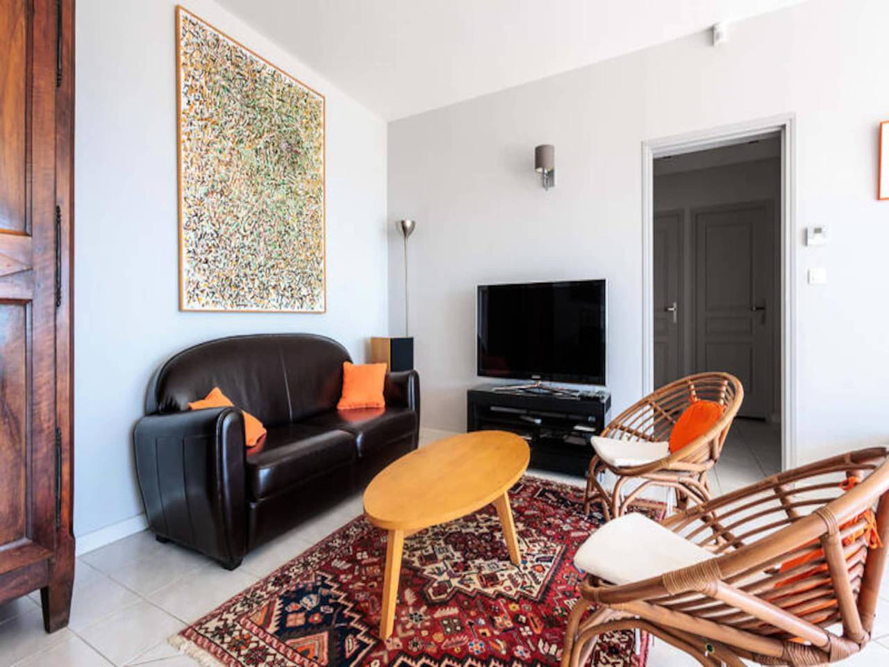 Entire apartment, Villa in Rochefort-du-Gard with Pool Views in Rochefort-du-Gard, Nimes region