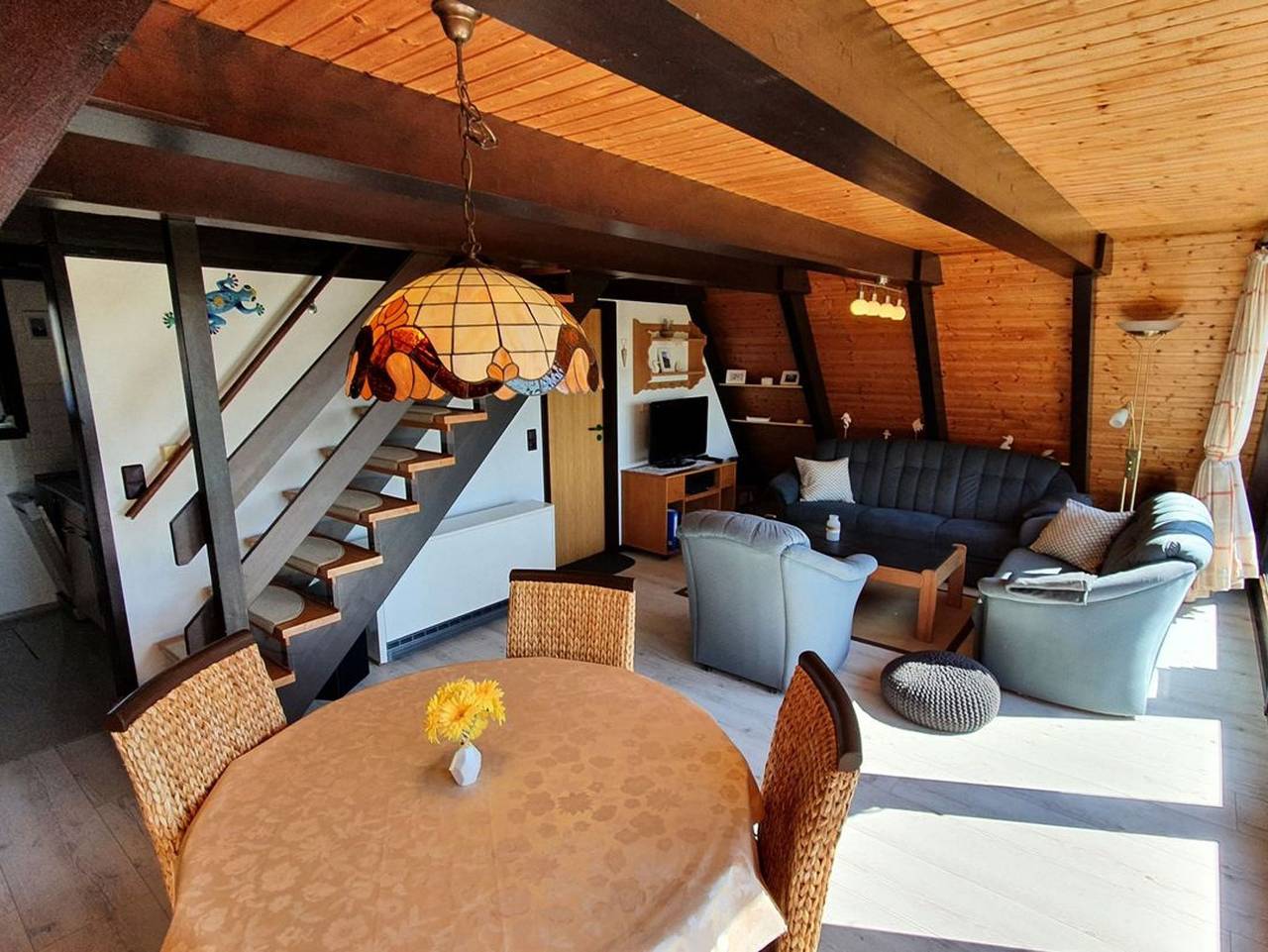 Nurdachhaus Piraten Lounge - Nurdachhaus in Randlage mit Weitblick im Ferienpark Fedderwardersiel. in Fedderwardersiel, Butjadingen