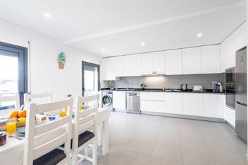 Apartamento De Férias para 6 Pessoas em Praia de São Martinho do Porto, São Martinho do Porto, Foto 4