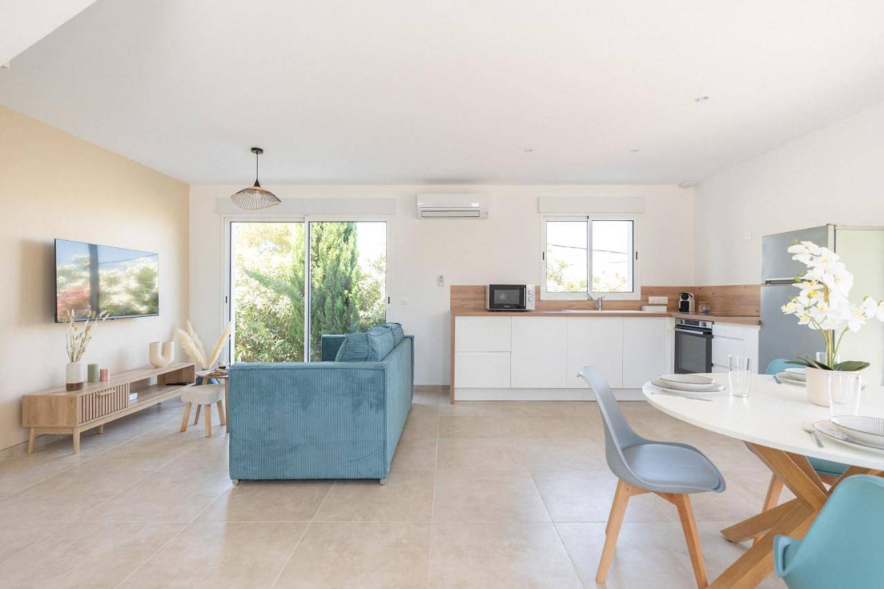 Two-Bedroom Villa in Marignane, Côte méditerranéenne (France)