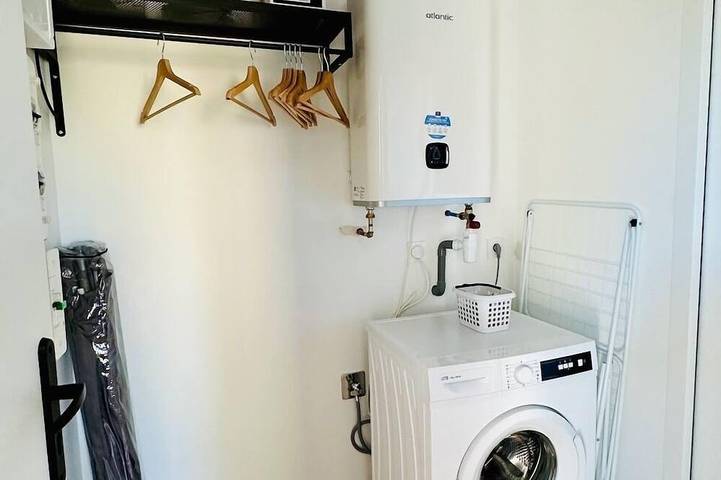 Entire apartment, Le Petit *** - 1 room, all new & all inclusive in Montauban, Tarn-et-Garonne