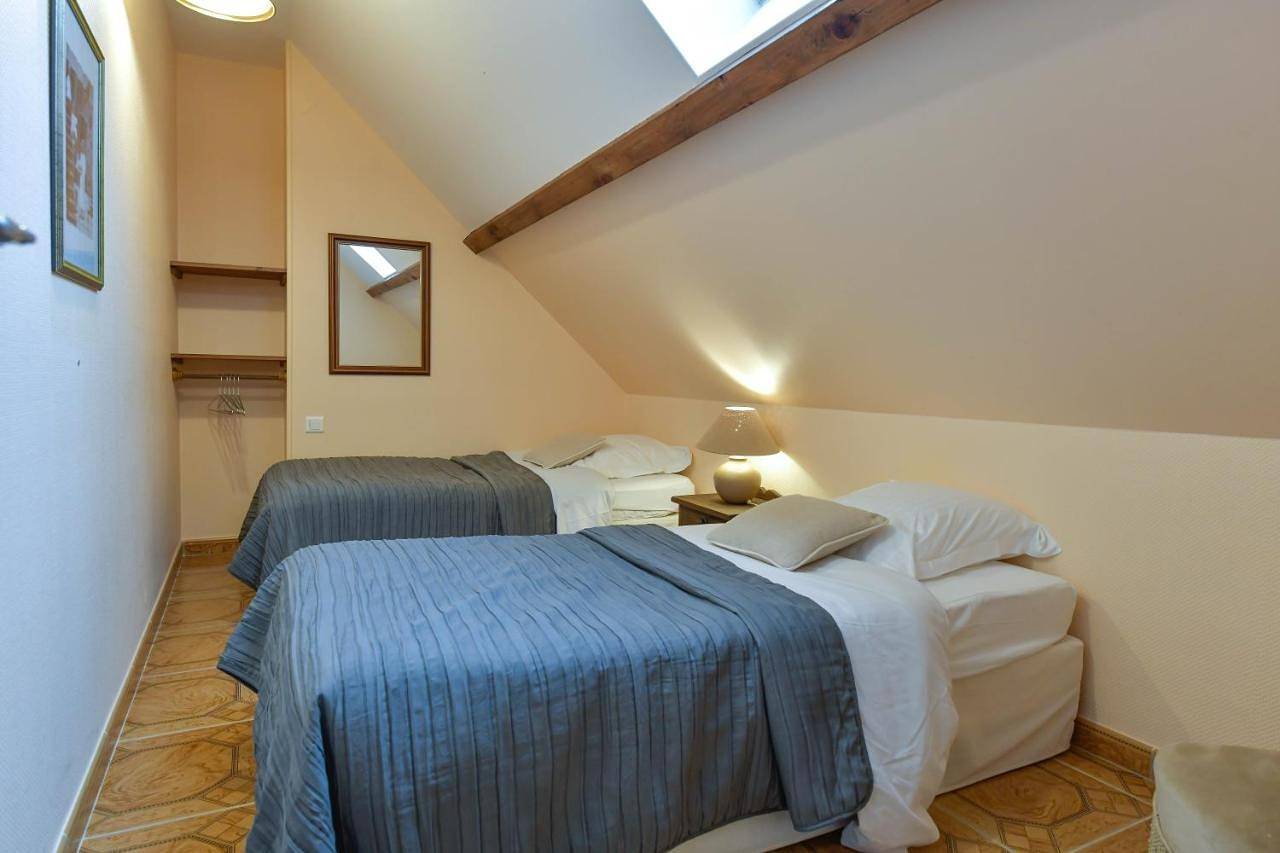 Apartment - Split Level in Chailly-sur-Armançon, Région de Beaune
