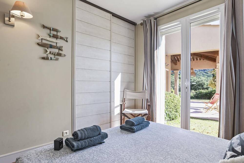 Villa mit 4 Schlafzimmern – Swimmingpool – Klimaanlage – Tennisplatz – Parkplatz in Gigaro, La Croix-Valmer