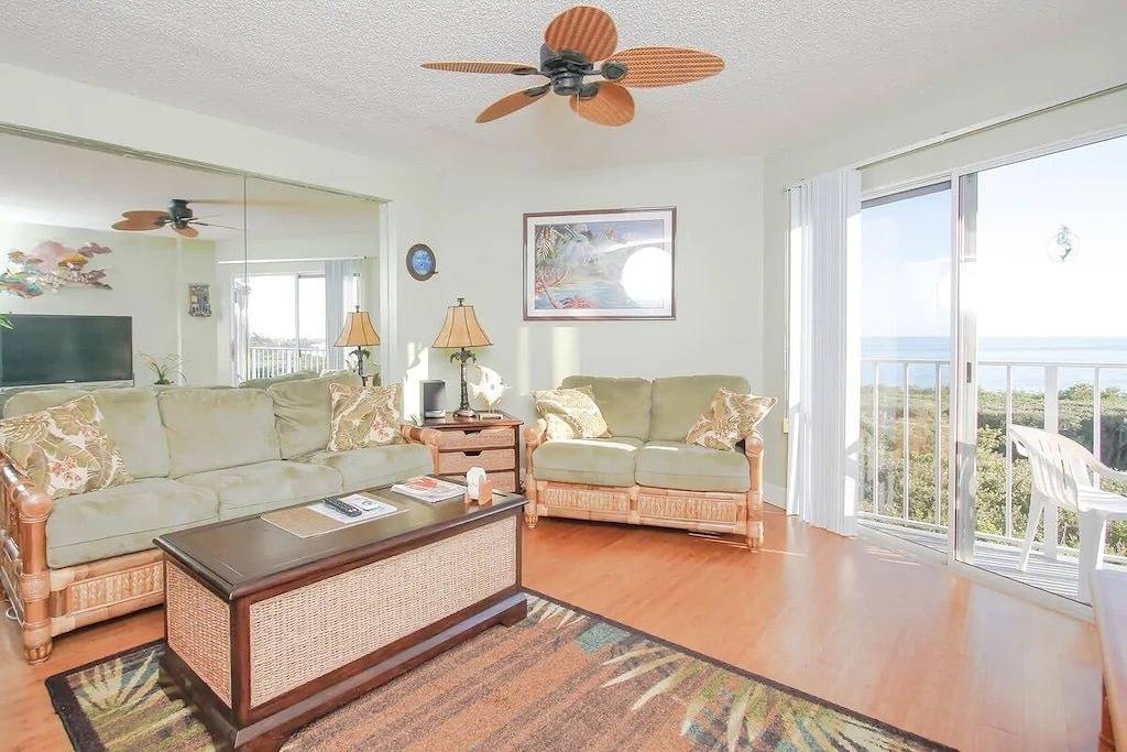 Ganze Wohnung, Keys Deal w/Cafe & Pool Bar! Up to 20% Off Oceanfront 2/2 with Private Beach in Tavernier, Monroe County