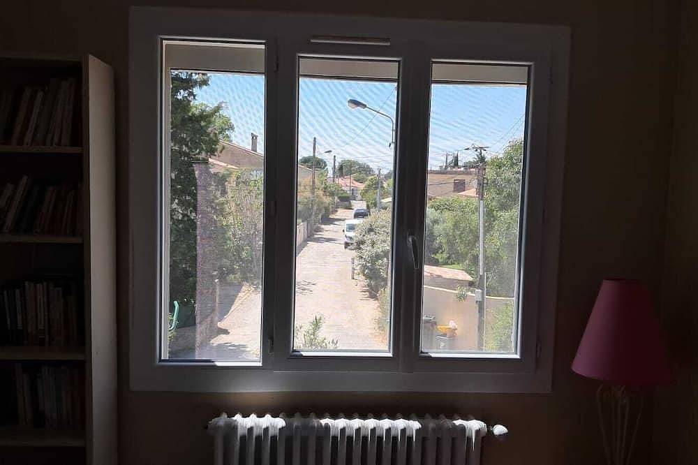Exclusive triple room for 3 people, 1 baby. in Pélissanne, Region de Aix-en-Provence