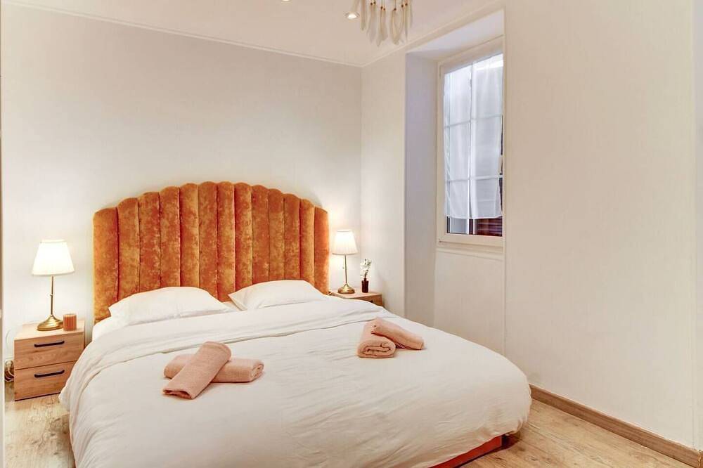 Charming Townhouse on French Riviera near Cannes in Saint-Laurent-du-Var, Cannes region