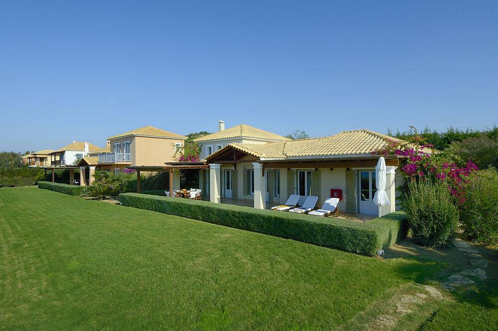 Superior Villa in Messenien