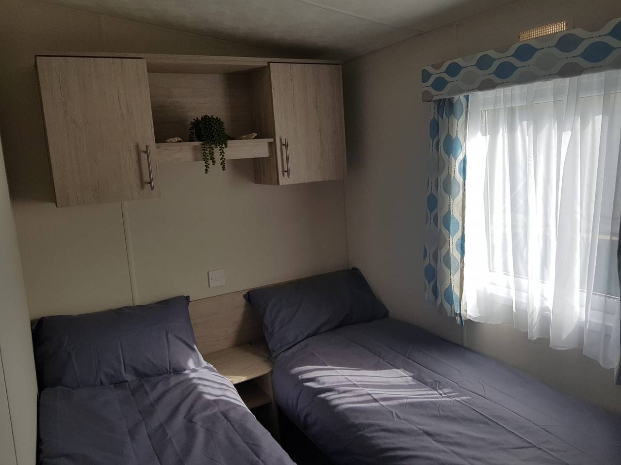 Lodge, Sleeps 8- Parking, Wifi, Campsite Amenities in St Osyth, Essex