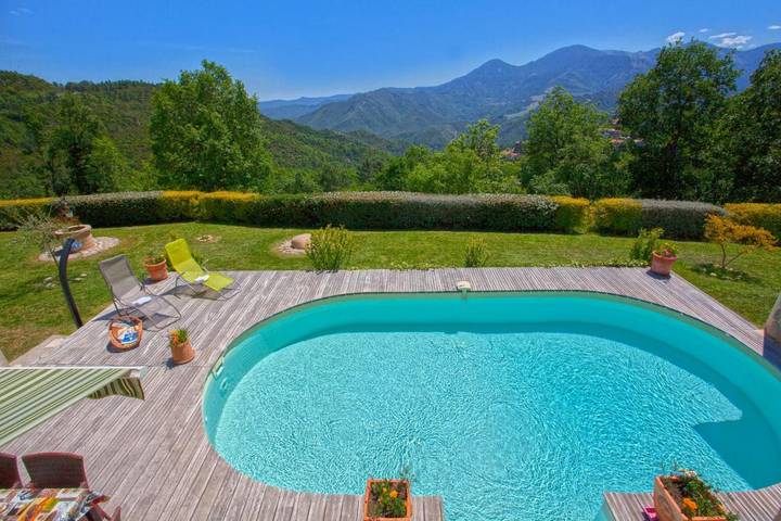 Location de vacances pour 10 personnes, avec vue ainsi que jardin et piscine à Venaco - 2