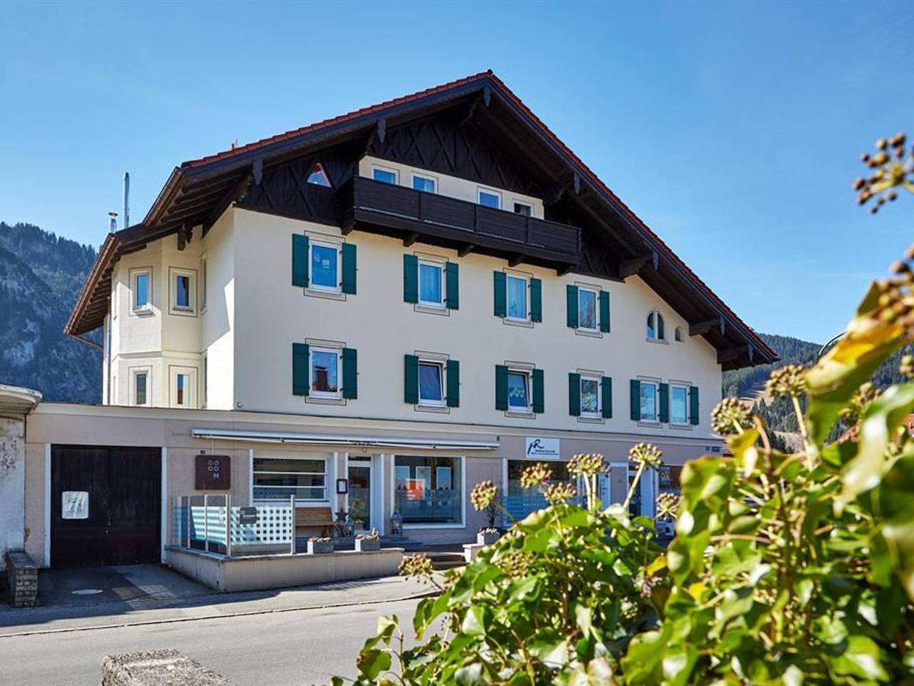 Ganze Ferienwohnung, Ferienwohnungen Casavalu - Ferienwohnung Ammer (3 Schlafz.) in Oberammergau, Bayerische Alpen