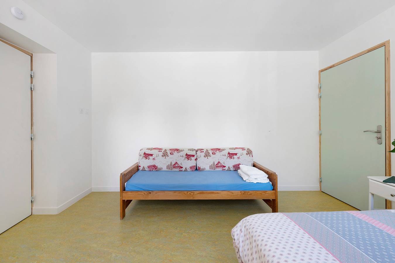 Chambre 3 – L’Auberge Le Toit Vert : Simplicité et convivialité en hyper centre in Moûtiers, Massif du Mont-Blanc