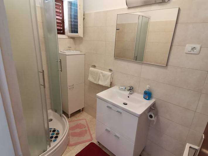 Apartamento entero, Das Apartment mit sehr schoen Aussicht auf das Meer und der Altstadt in Primosten, Condado de Šibenik-Knin