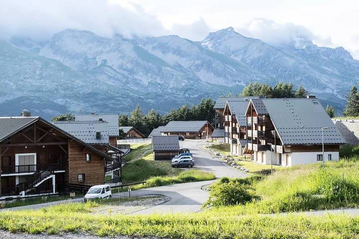 Chalet pour 6 personnes, avec vue ainsi que piscine et balcon à Le Dévoluy - 3
