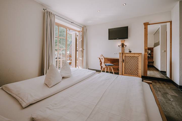 Bauernhof für 2 Personen, mit Garten und Pool sowie Balkon und Whirlpool in Oberstdorf