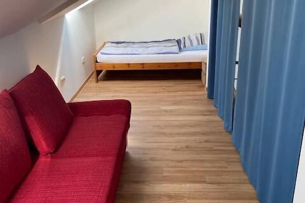 Ganze Wohnung, Ferienwohnung (61qm) mit Gartenblick in Essing, Altmühltal