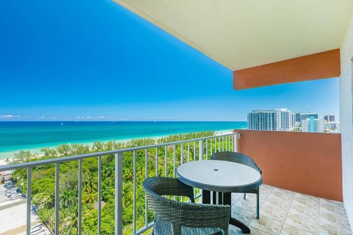 Hotel voor 3 personen, with terras and zwembad as well as whirlpool and sauna in Fort Lauderdale