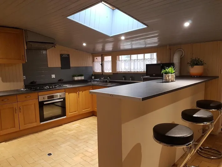 Five-Bedroom House in Sauchay, Région de Dieppe