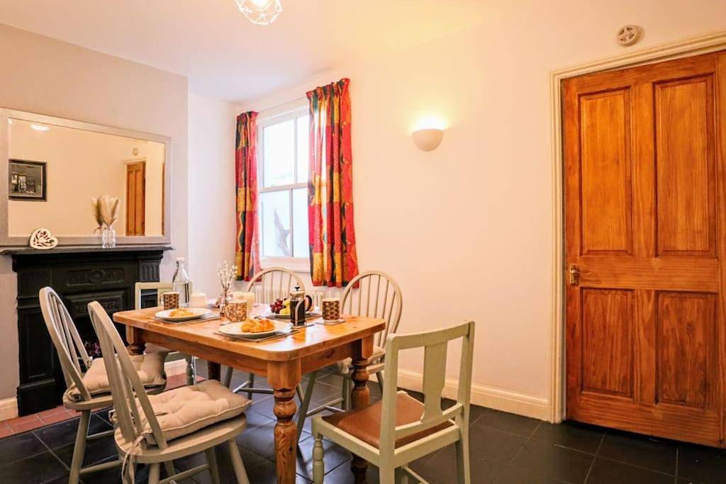 Cute Cottage 5 min walk from Cafés Station and Sea in Hastings, East Sussex