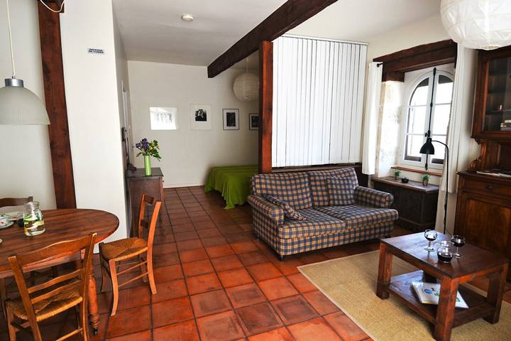 Gîte pour 2 personnes, avec terrasse ainsi que jardin et piscine à Souillac - 4