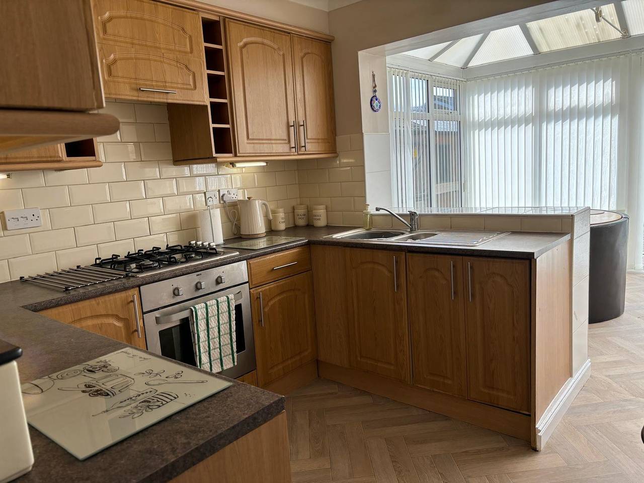 2-Bed Bungalow, Sleeps 6, Parking & Pet Friendly in Ingoldmells, Lincolnshire