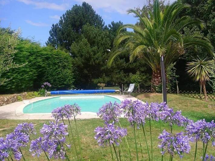 Location de vacances pour 8 personnes, avec piscine ainsi que vue et jardin à Hillion - 2