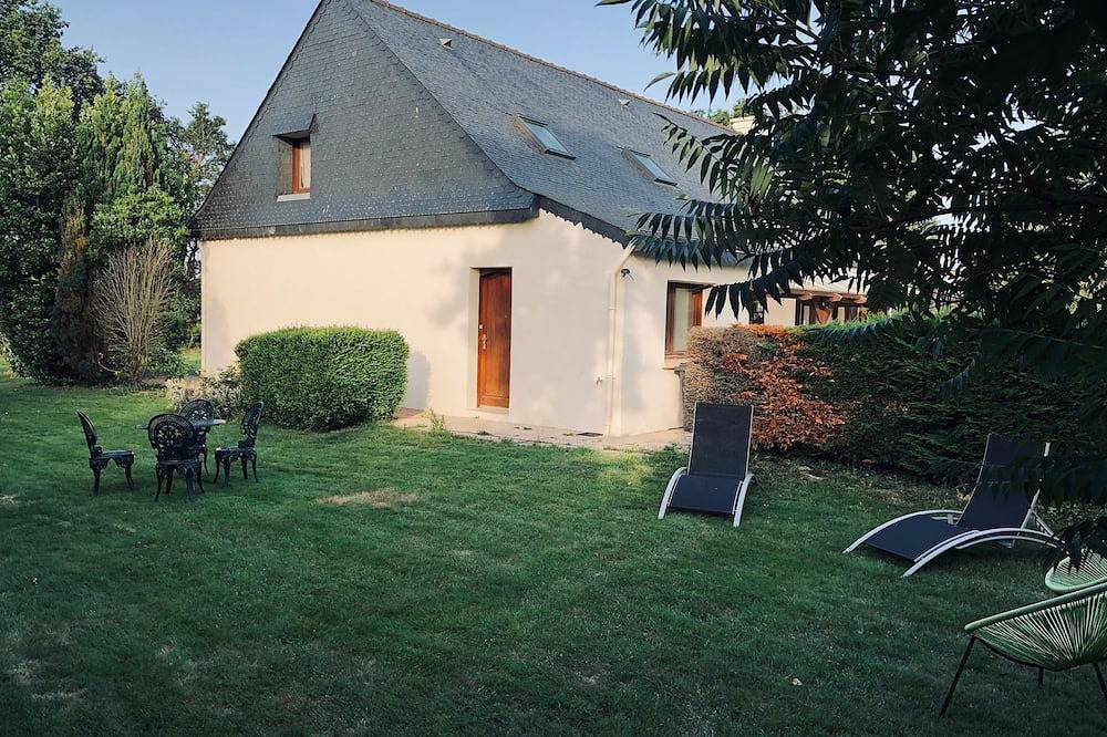Ganze Wohnung, Southern Brittany - peace and quiet by the sea in Noyal-Muzillac, Côte des Mégalithes