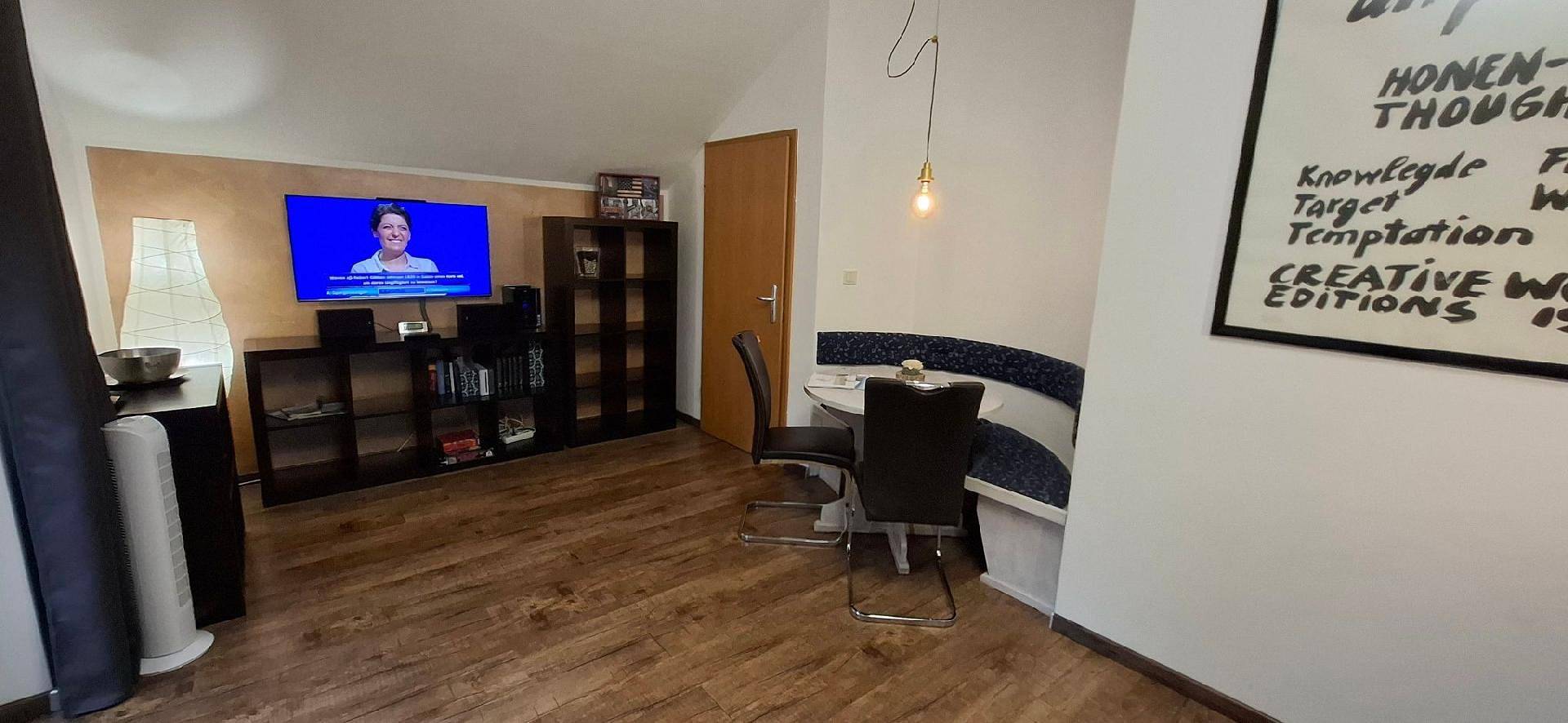 Ganze Ferienwohnung, Appartement in Berghäuser mit Sonnigem Balkon in Grafenwiesen, Ostbayern