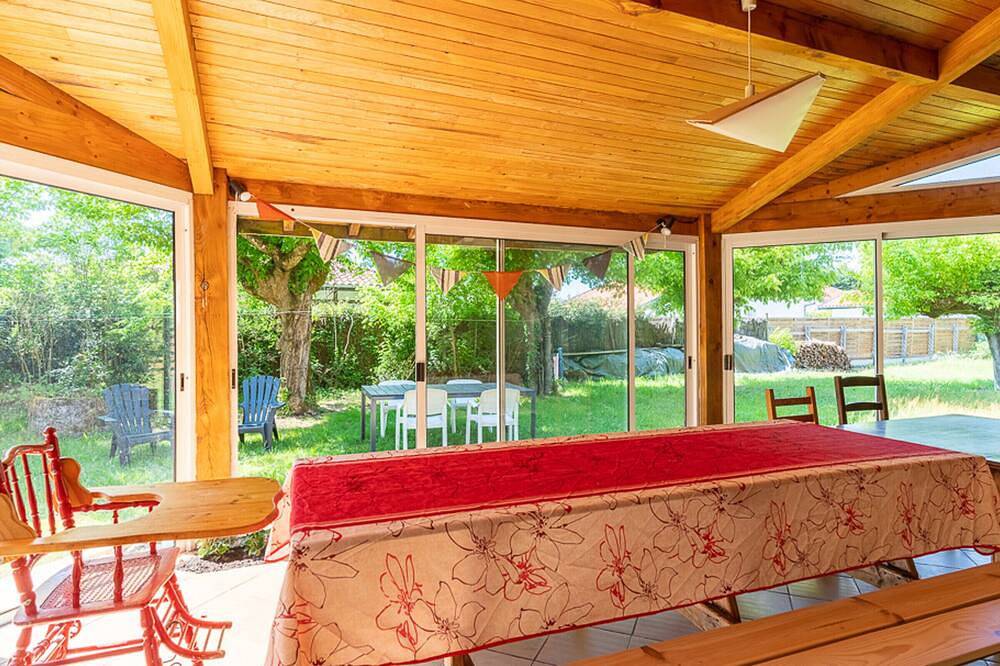 Spacious Home in Parentis-en-Born, 15 Guests, near Center - Garden & Cleaning Included in Parentis-en-Born, Côte d’Argent