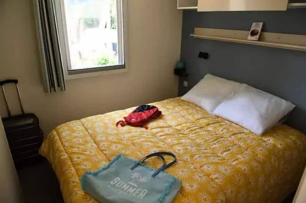 Mobil-Home Evasion 2 chambres (4 adultes et 2 enfants de -16 ans) 4 Ã  6 personnes - 4 pers. inclus dans le tarif in La Bocca, Cannes
