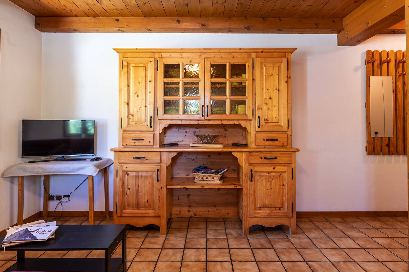 Appartement entier, Appartement 'L'Écureuil, Piscine Et Aire De Jeux' avec vue sur la montagne, terrasse privée et Wi-Fi in Crest-Voland, Région d'Albertville