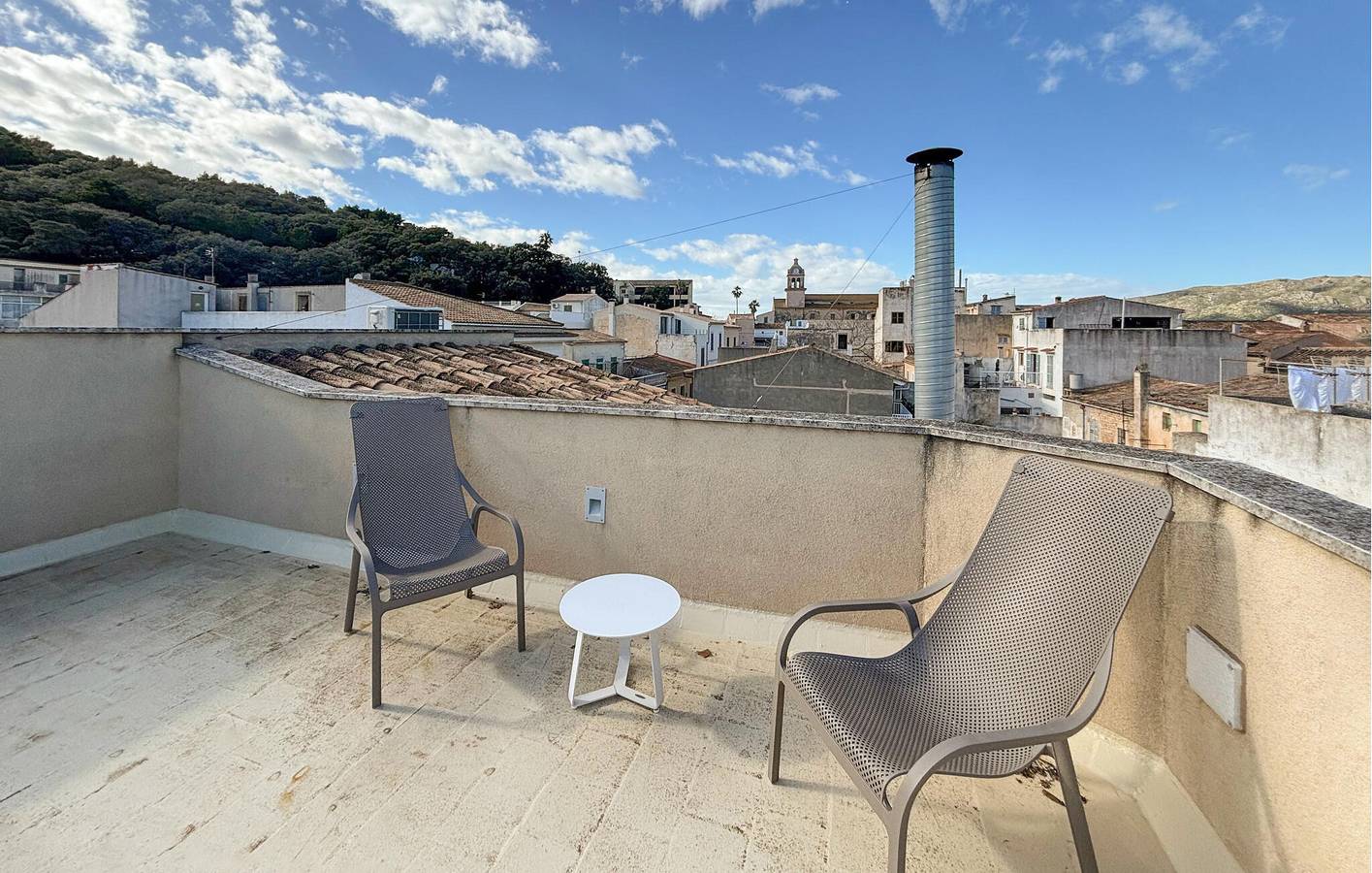Charming 155m² Apartment, 2.5km to na Ferradura Beach - WiFi & Parking Included in Capdepera, East Majorca