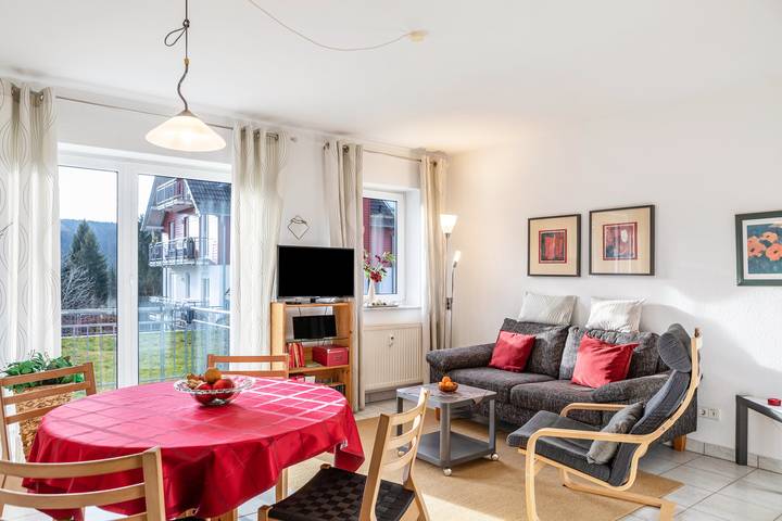 Ferienwohnung für 4 Personen, mit Balkon und Garten am Rennsteig