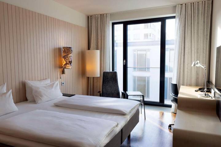Hotel für 4 Personen, mit Sauna und Ausblick sowie Terrasse, mit Haustier in Kreuzberg Berlin